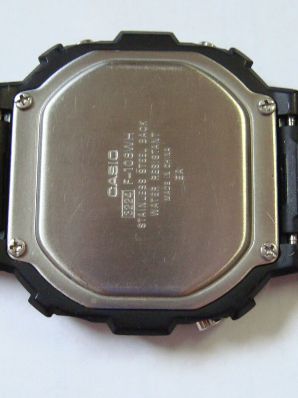 CASIO  F-108WH - Picture 4 of 7